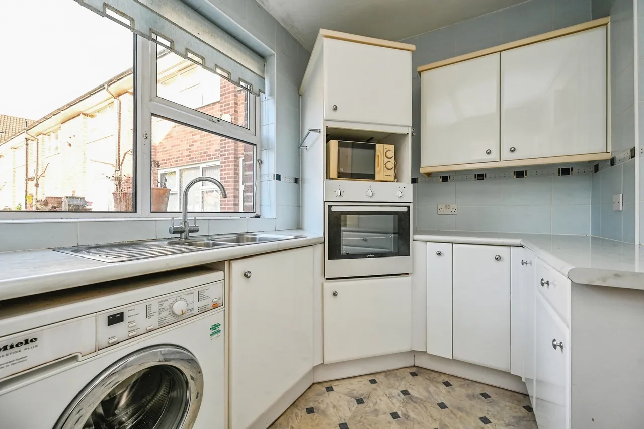 Calderstones Road, Liverpool, L18, photo 5