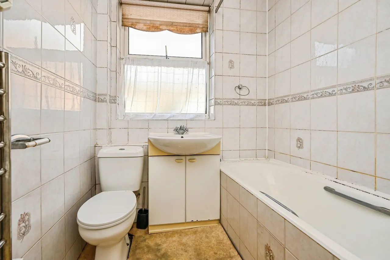Calderstones Road, Liverpool, L18, photo 9