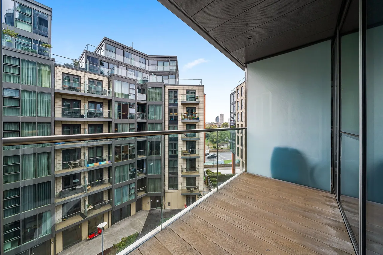 Juniper Drive, SW18, photo 15