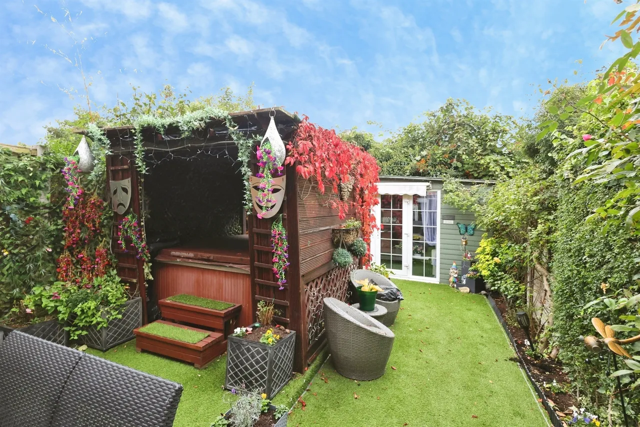 Canterbury Close, Birmingham, B23, photo 10