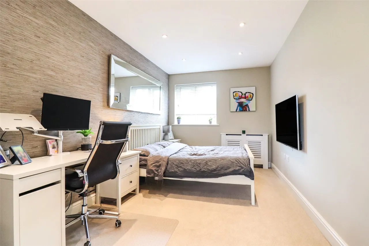 Rana Drive, Church Crookham, Fleet, Hampshire, GU52 8AJ, photo 8