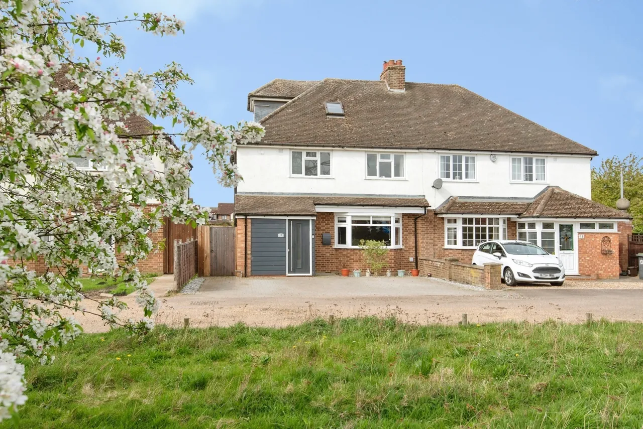 4 bed house for sale — Cherry Trees, Lower Stondon, Henlow, Bedfordshire, SG16