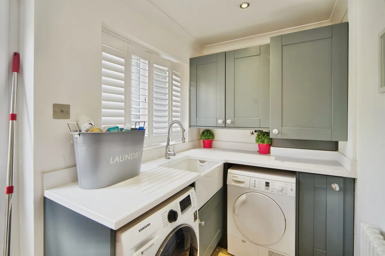 High Road, Wormley, Broxbourne, photo 9