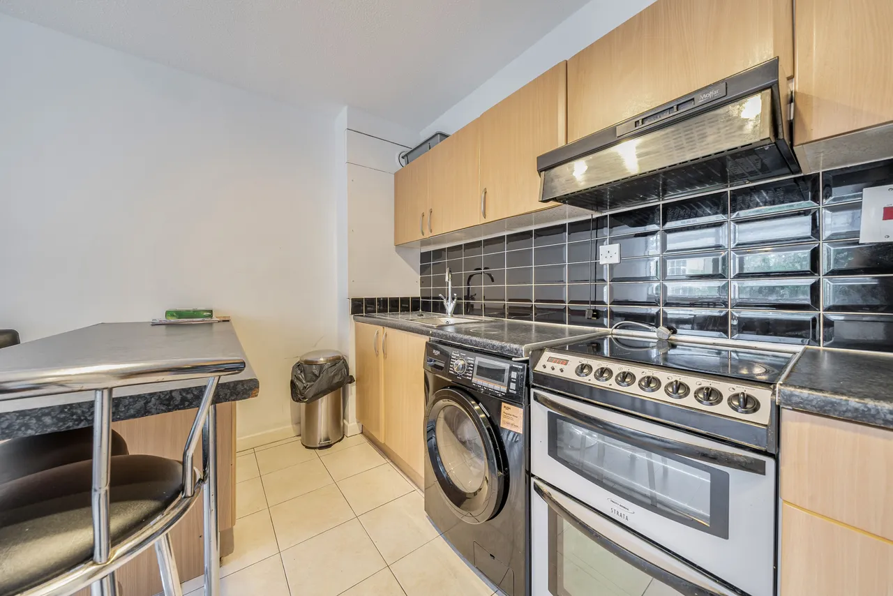 30 Claudia Place, London, photo 11