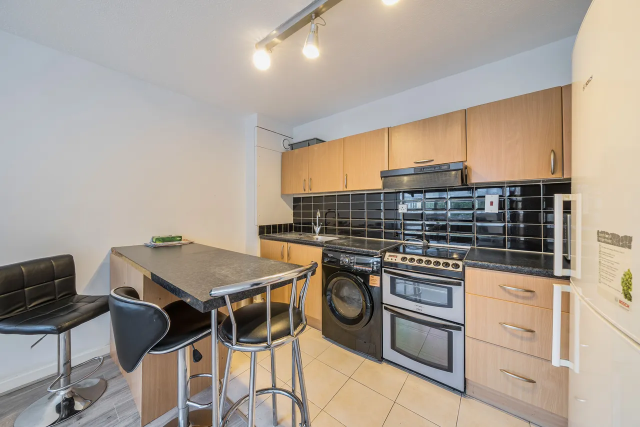 30 Claudia Place, London, photo 12