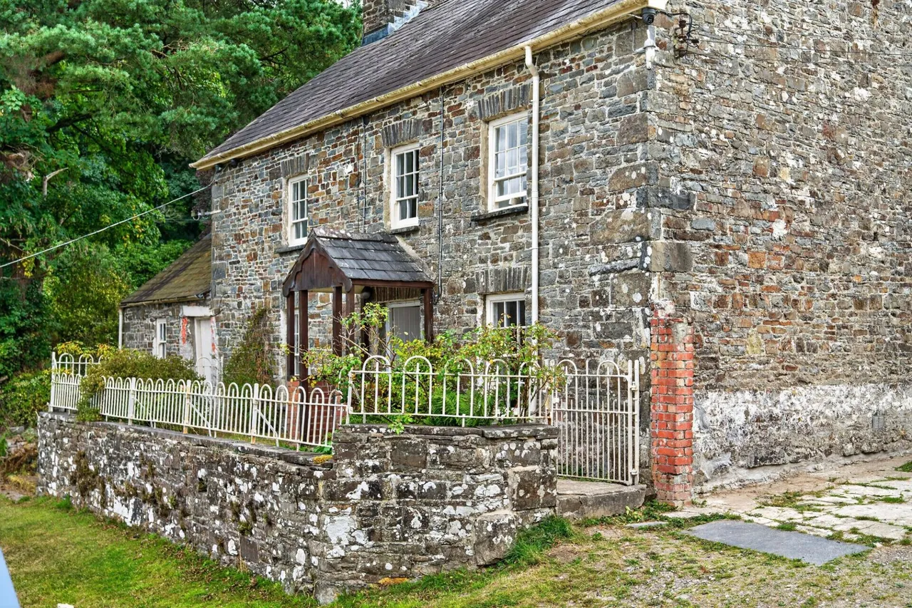 Pantyfen Isaf, Llanfihangel-ar-arth, SA39, photo 55