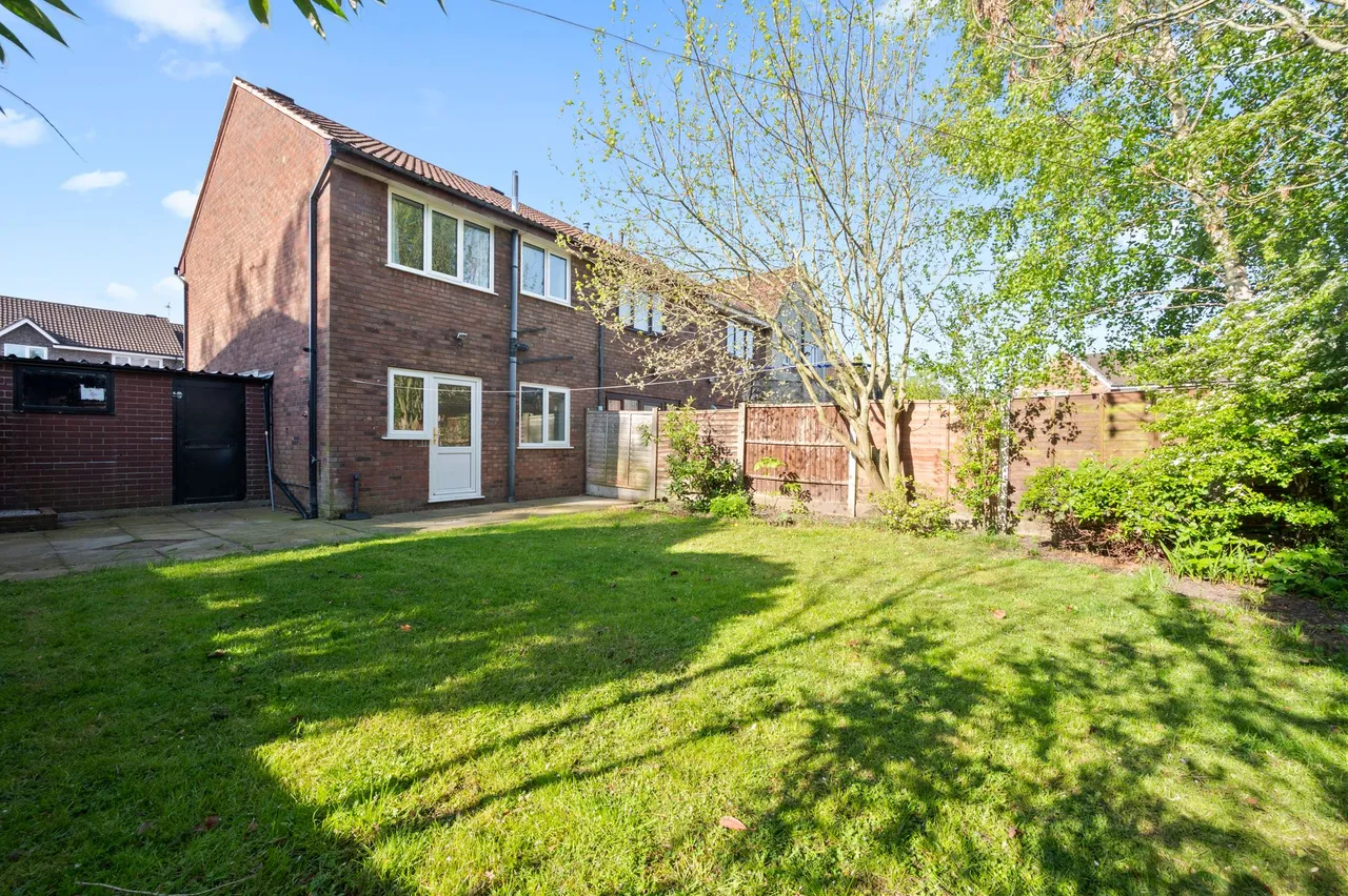 Tweedsmuir Close, Fearnhead, Warrington, Warrington, WA2 0EL, photo 4