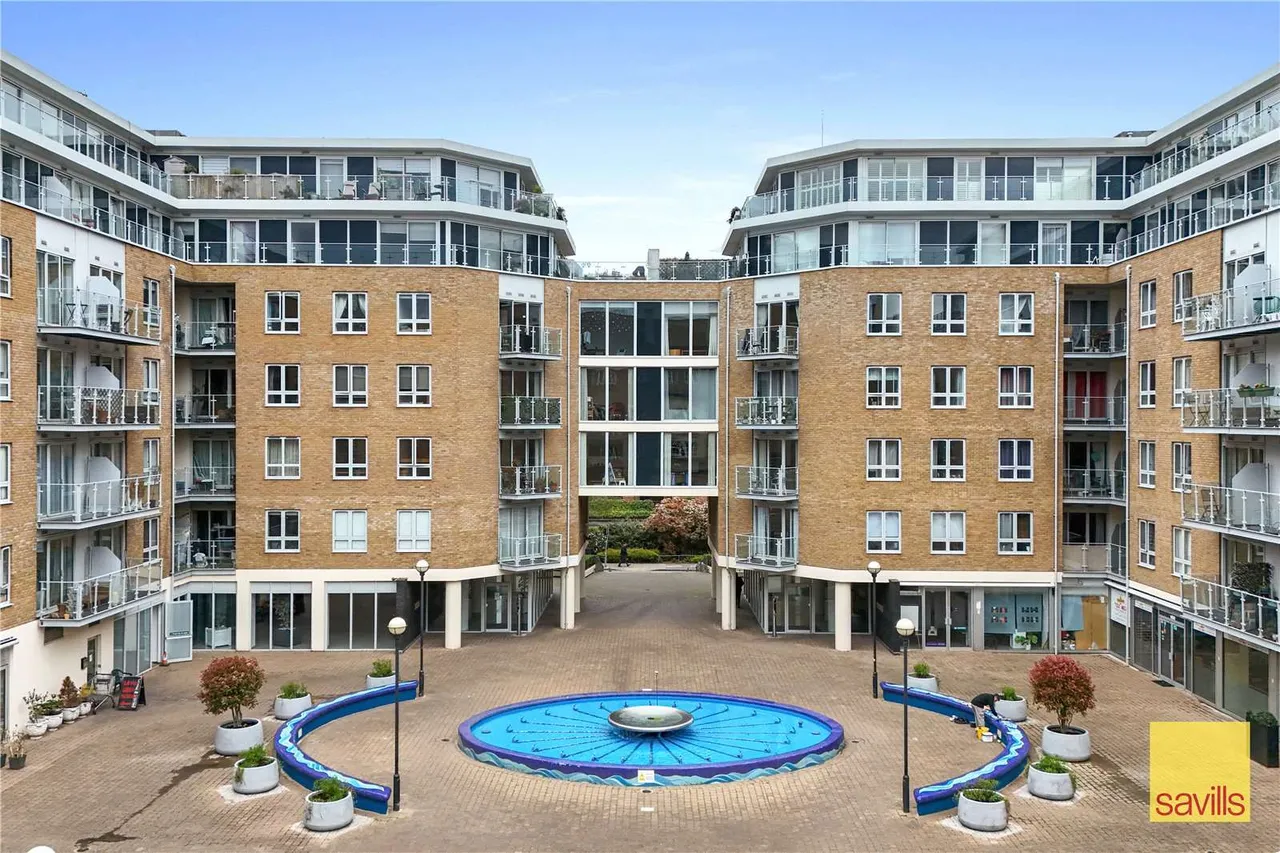 2 bed flat for sale — Ionian Building, 45 Narrow Street, Limehouse, London, E14 8DW