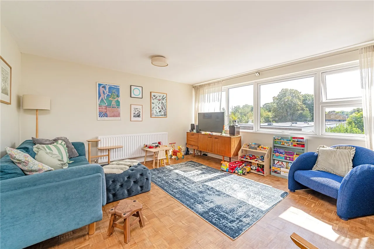 Kings Paddock,, Park Close, Hampton, TW12 2EF, photo 4