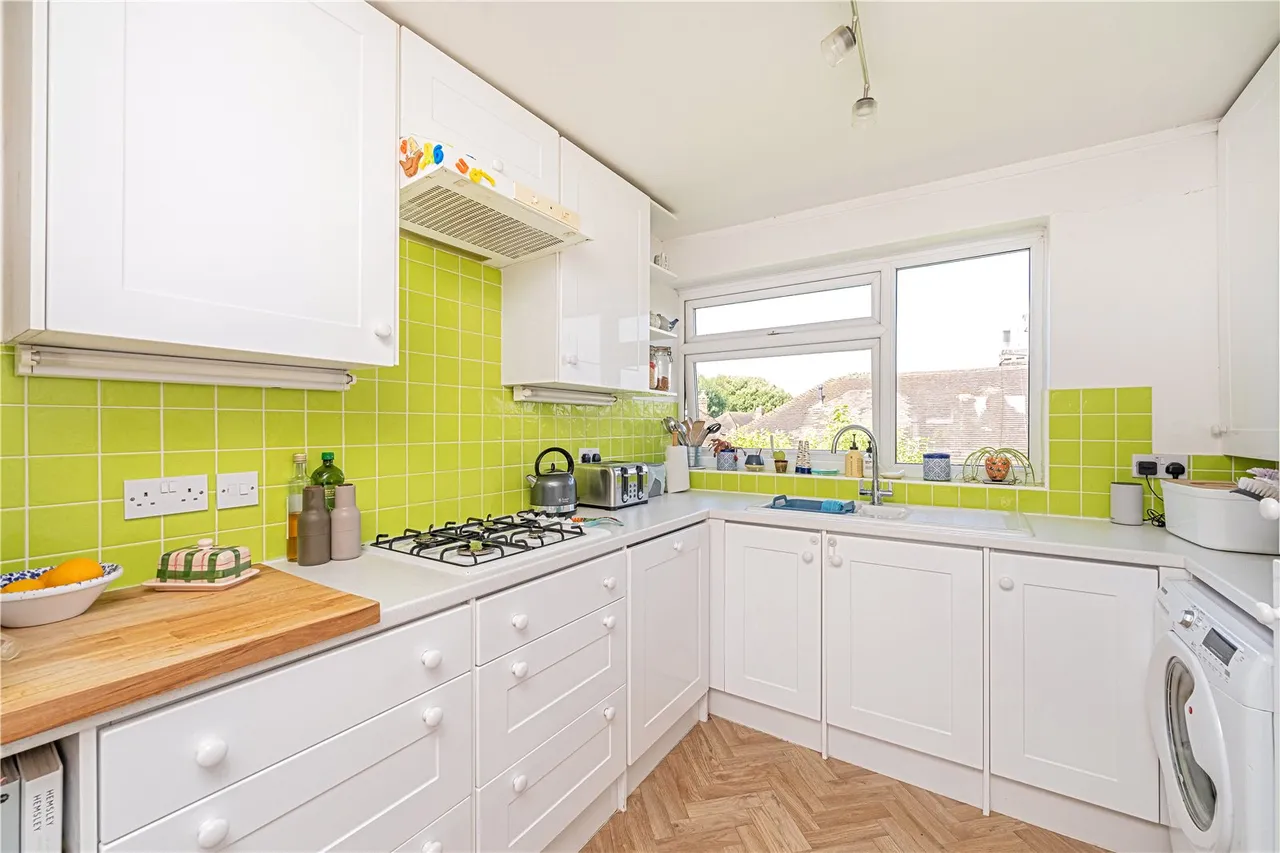 Kings Paddock,, Park Close, Hampton, TW12 2EF, photo 6