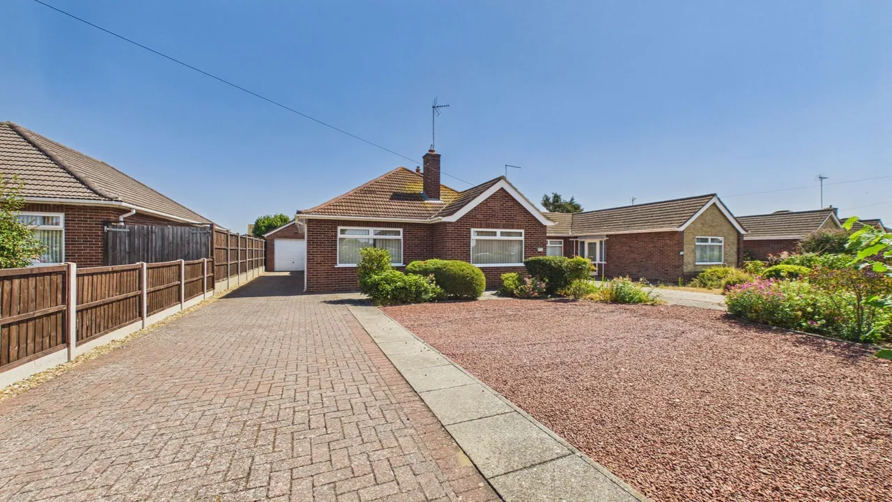 3 bed house for sale — Fulbridge Road, Werrington, Peterborough, PE4