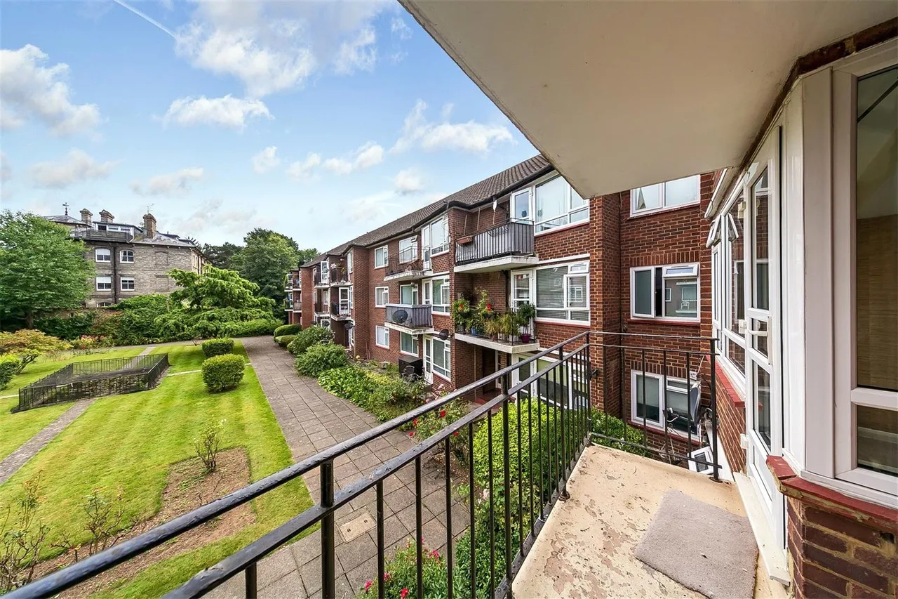 Castle Way, Feltham, TW13, photo 8