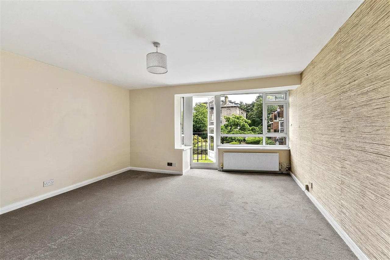 Castle Way, Feltham, TW13, photo 2