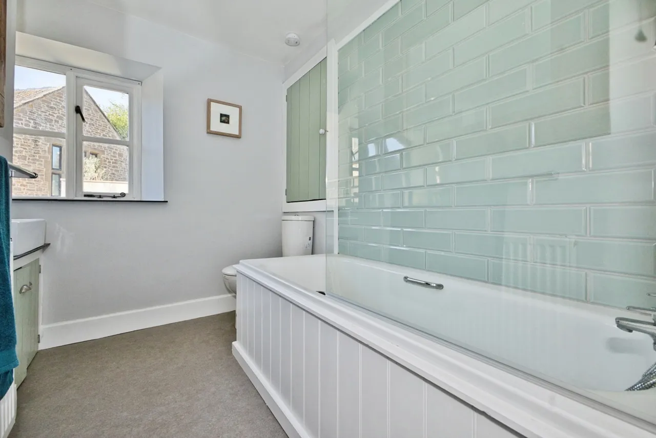 St. James Street, South Petherton, TA13, photo 8