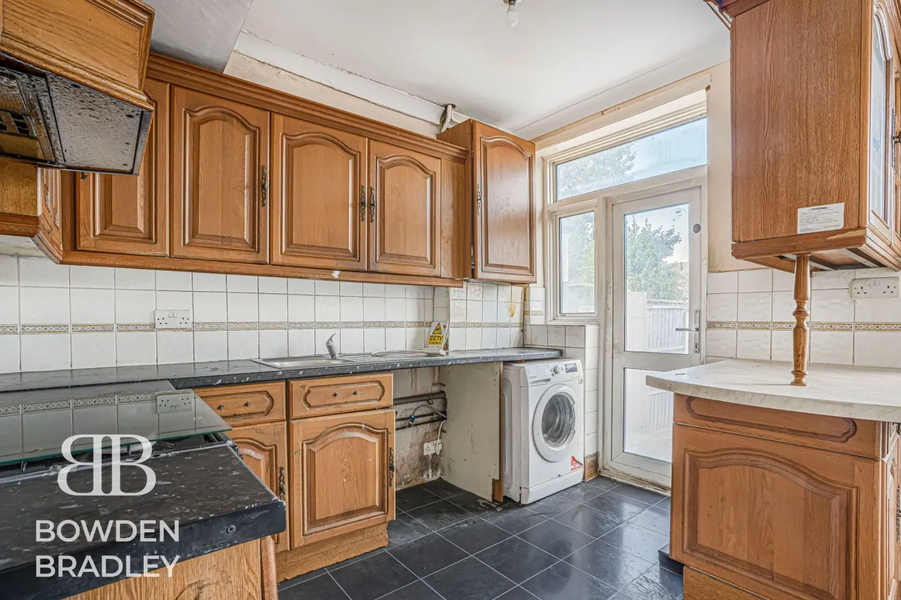 Geneva Gardens, Chadwell Heath, RM6, photo 10