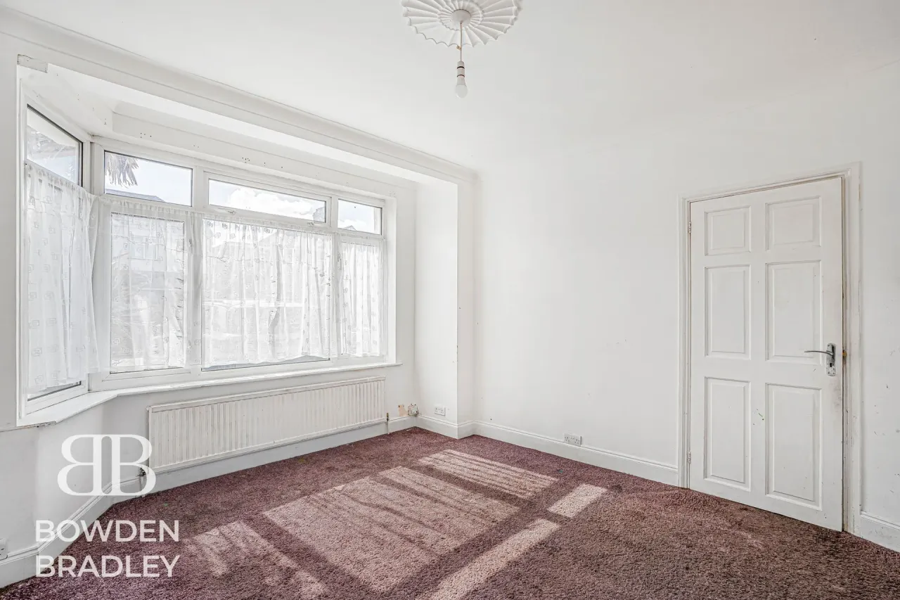 Geneva Gardens, Chadwell Heath, RM6, photo 5