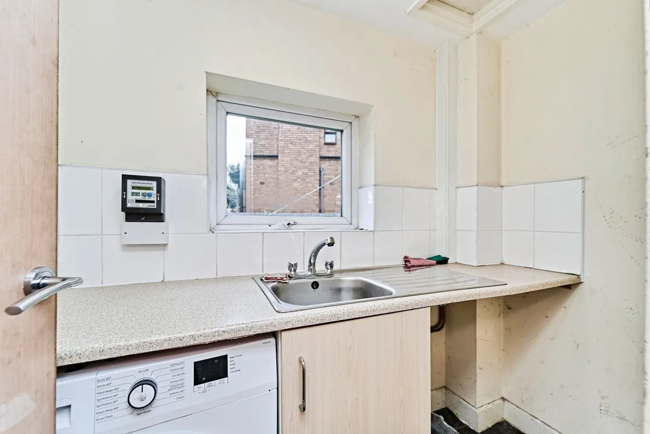 Bescot Road, Walsall, West Midlands, WS2, photo 7