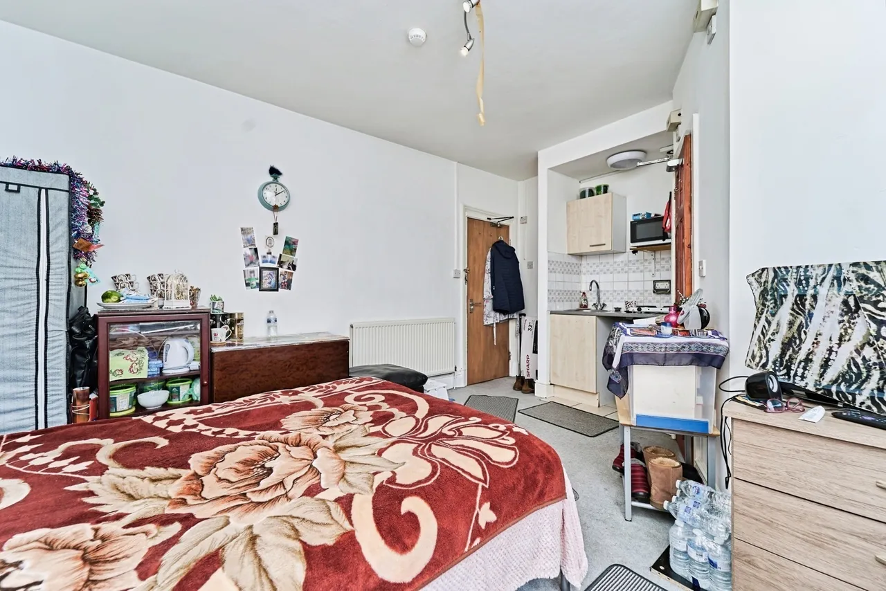 Bescot Road, Walsall, West Midlands, WS2, photo 2