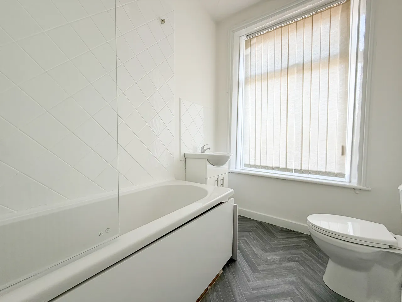 Ashton Road, Oldham, OL8, photo 15