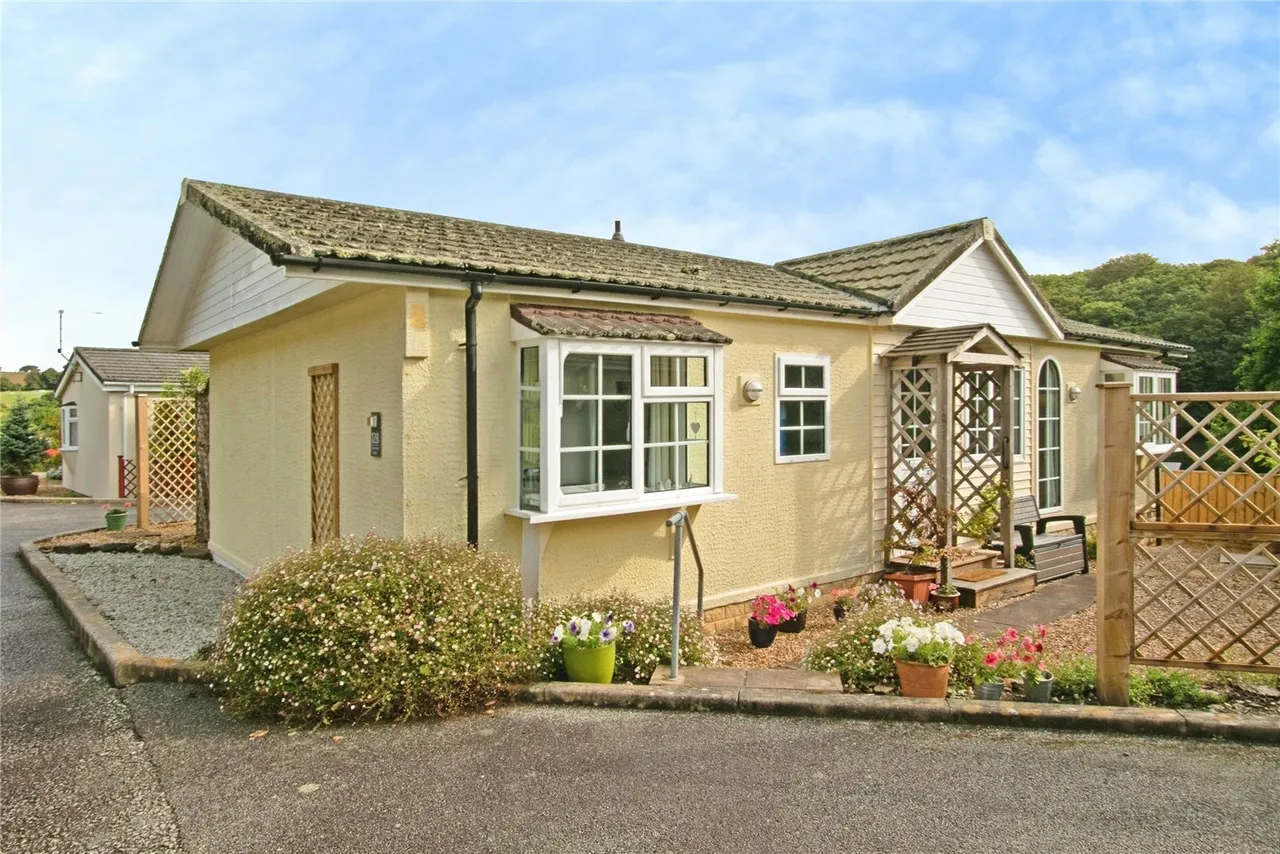 2 bed property for sale, Cosawes Park Homes, Perranarworthal, TR3