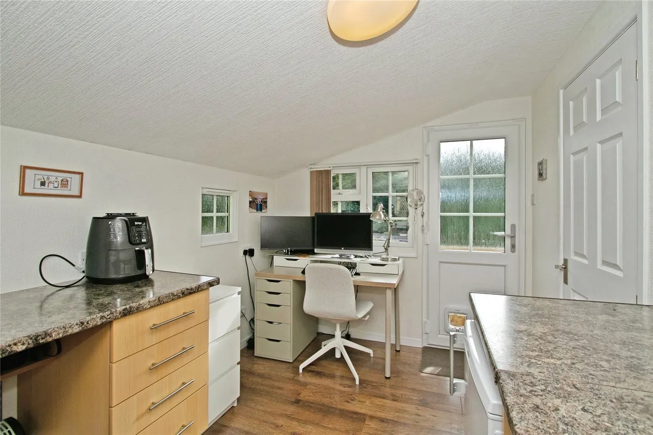 Cosawes Park Homes, Perranarworthal, TR3, photo 7