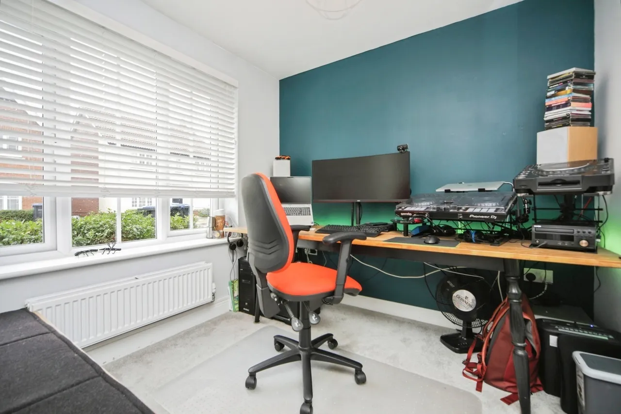 St. Edmunds Drive, BURY ST. EDMUNDS, Suffolk, IP30, photo 6