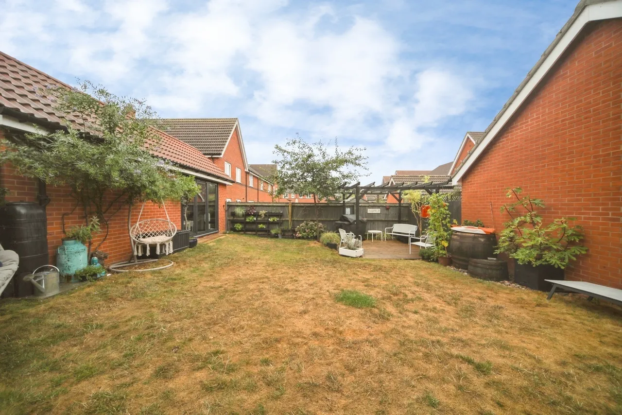St. Edmunds Drive, BURY ST. EDMUNDS, Suffolk, IP30, photo 16