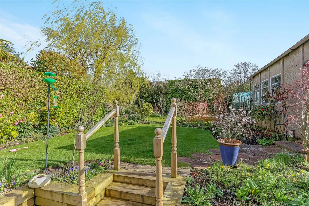 Devon Road, Cheam, Surrey, SM2 7PD, photo 11