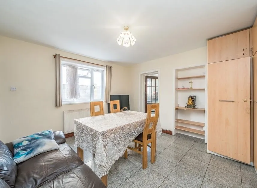 Station Road, Hounslow, TW3, photo 2