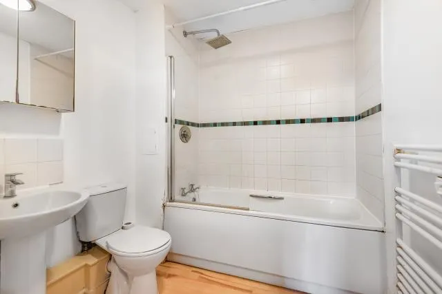Bath Road, Slough, SL1, photo 8