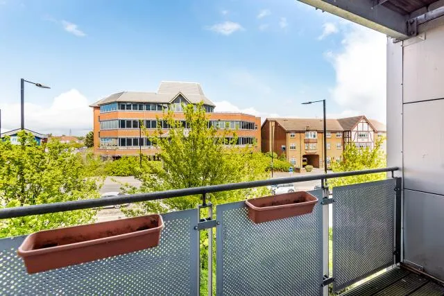 Bath Road, Slough, SL1, photo 10