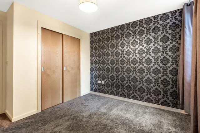 Bath Road, Slough, SL1, photo 7