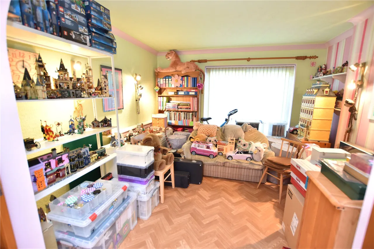 Fernhill Road, Farnborough, Hampshire, GU14 9SA, photo 12