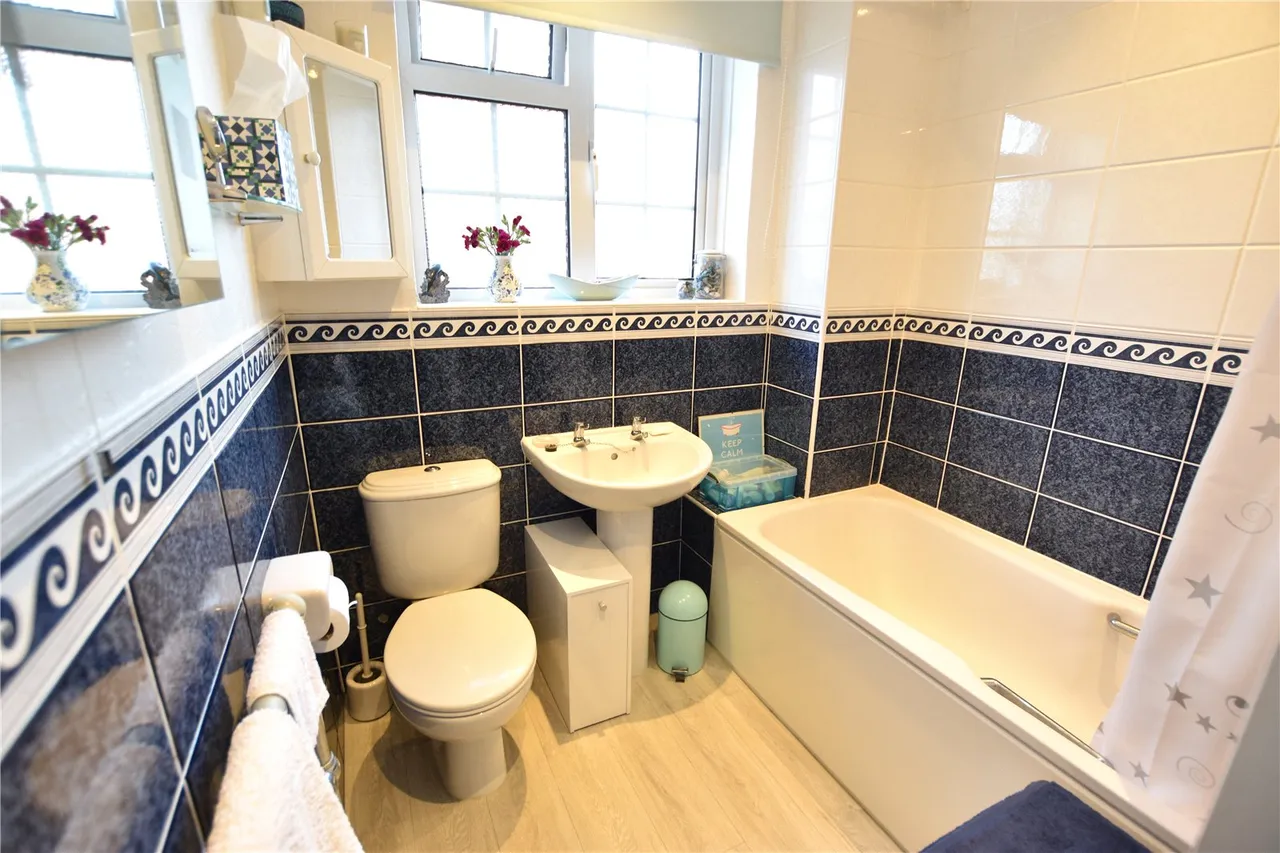 Fernhill Road, Farnborough, Hampshire, GU14 9SA, photo 18