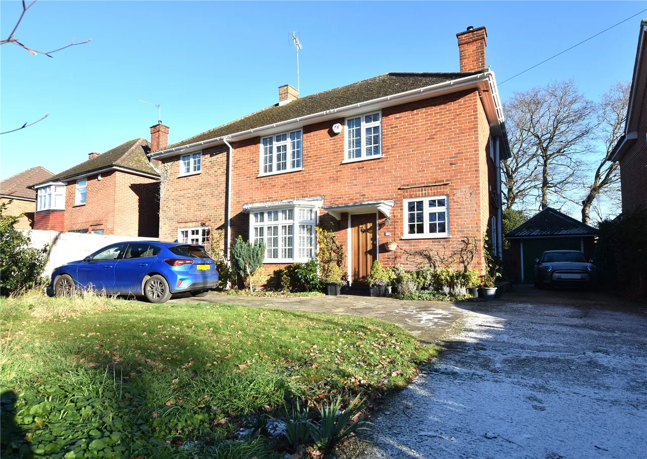4 bed house for sale — Fernhill Road, Farnborough, Hampshire, GU14 9SA