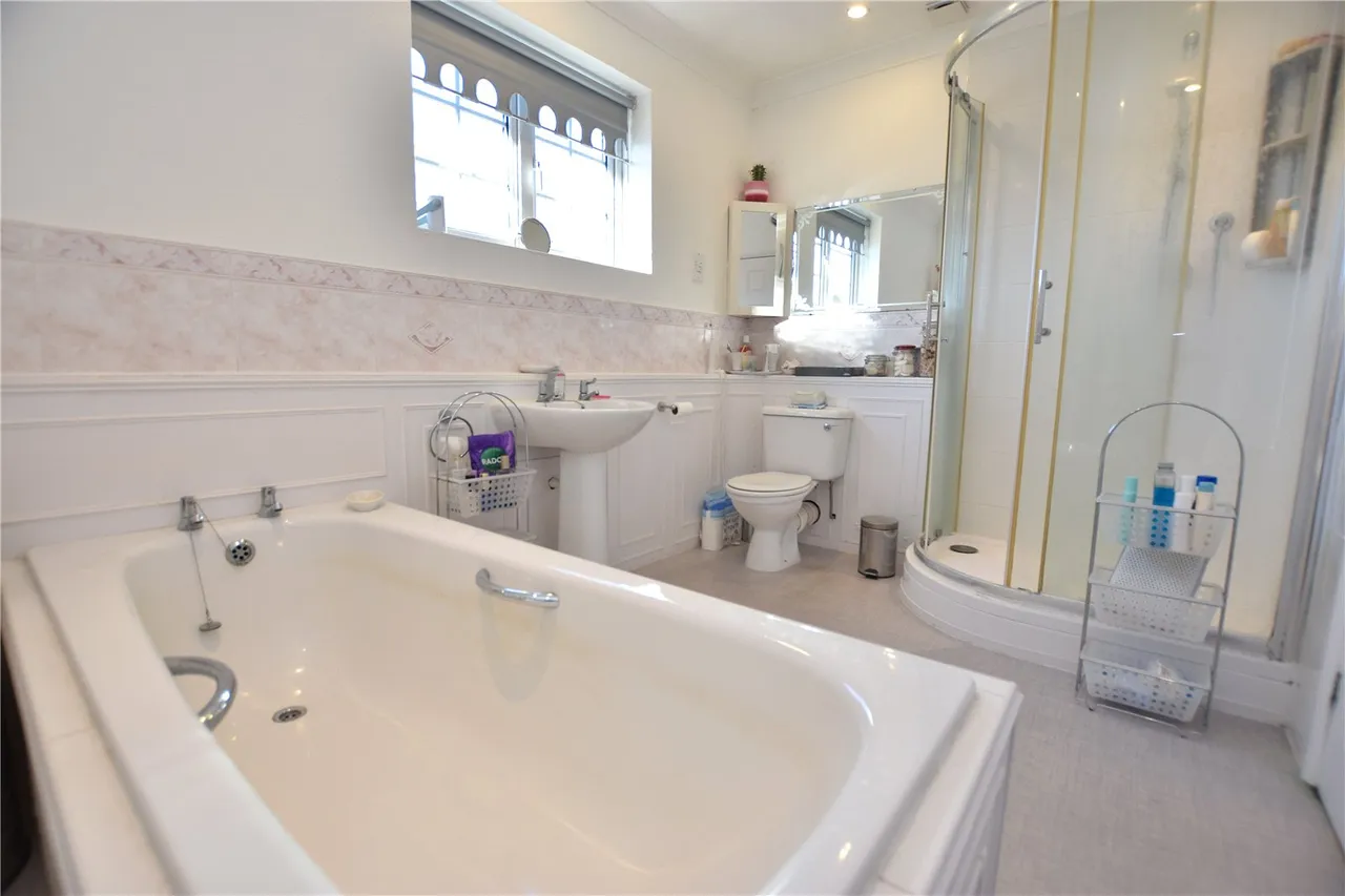 Fernhill Road, Farnborough, Hampshire, GU14 9SA, photo 13