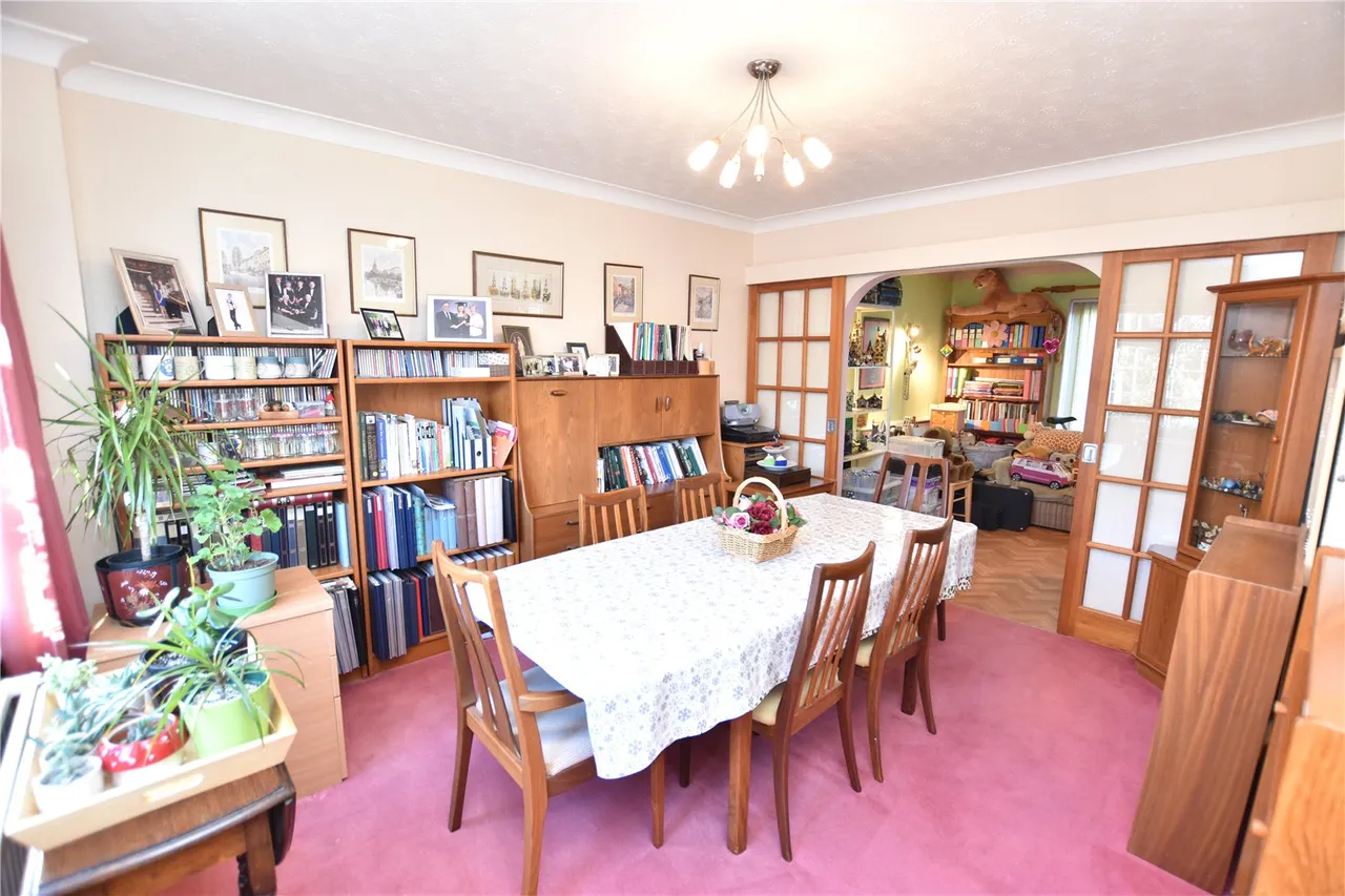 Fernhill Road, Farnborough, Hampshire, GU14 9SA, photo 3
