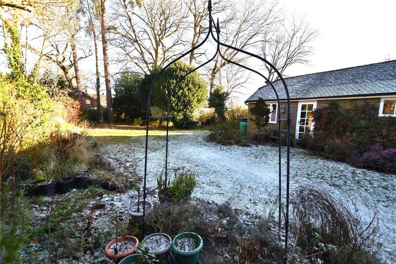 Fernhill Road, Farnborough, Hampshire, GU14 9SA, photo 21