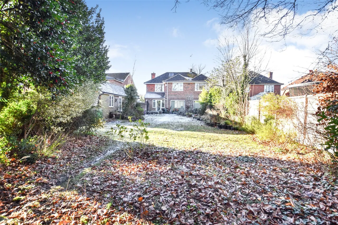 Fernhill Road, Farnborough, Hampshire, GU14 9SA, photo 4