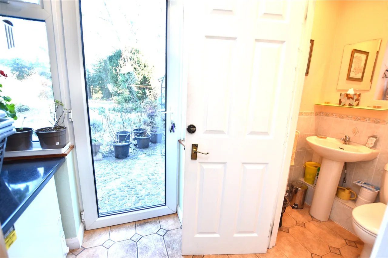 Fernhill Road, Farnborough, Hampshire, GU14 9SA, photo 17