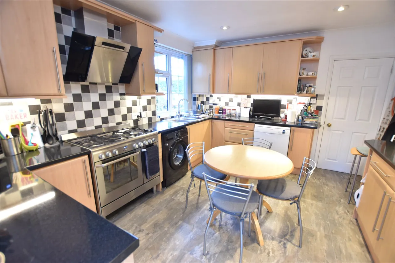 Fernhill Road, Farnborough, Hampshire, GU14 9SA, photo 9