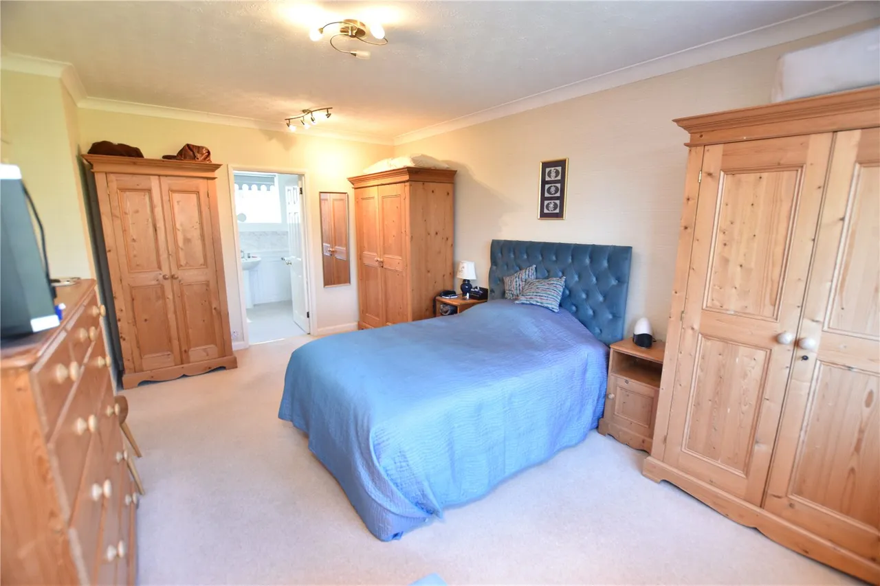 Fernhill Road, Farnborough, Hampshire, GU14 9SA, photo 11