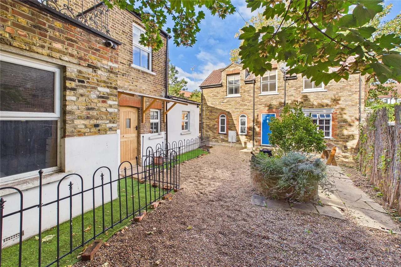 Danbrook Road, London, SW16, photo 5
