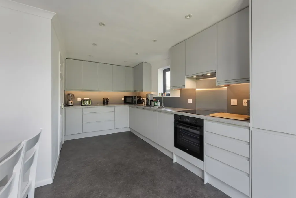 Cornwallis Avenue, Herne Bay, photo 6