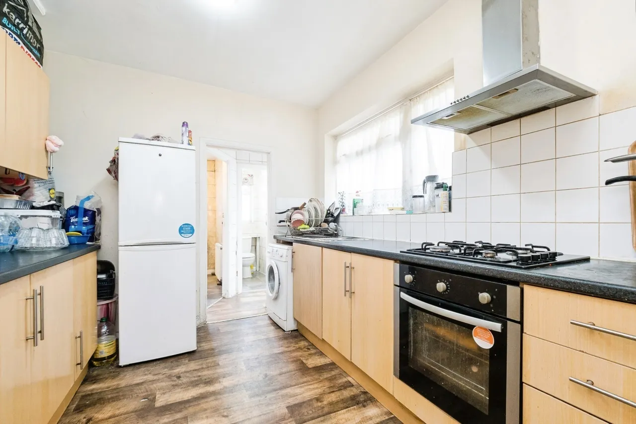 Ashford Road, East Ham, London, E6, photo 3