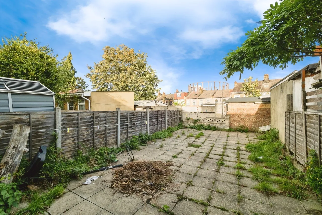 Ashford Road, East Ham, London, E6, photo 12