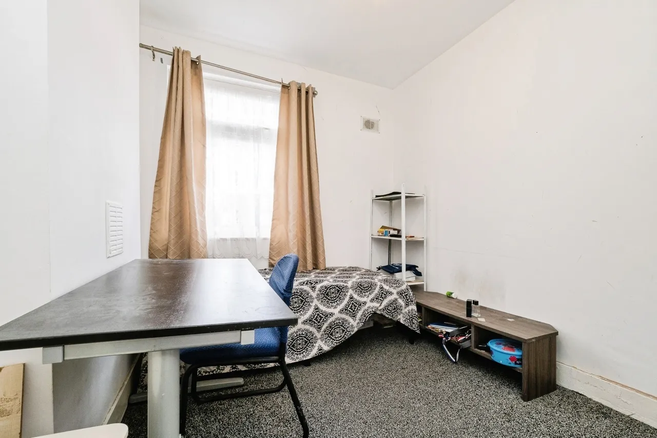 Ashford Road, East Ham, London, E6, photo 5