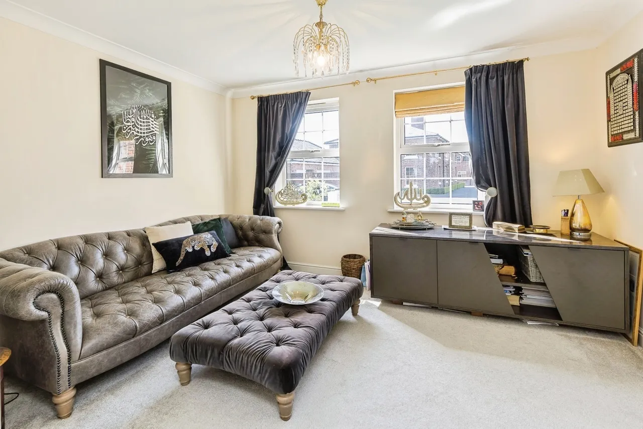 Barnston Court, Mickle Trafford, CH2, photo 12