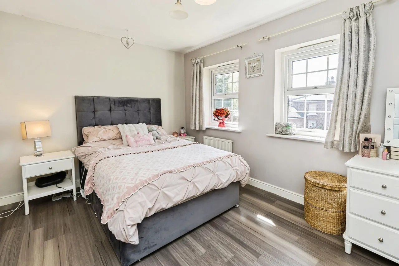 Barnston Court, Mickle Trafford, CH2, photo 19
