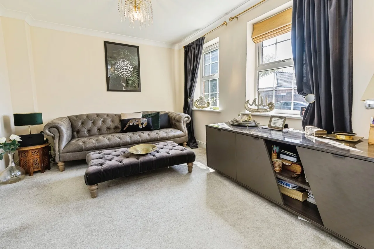Barnston Court, Mickle Trafford, CH2, photo 10